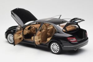 Mercedes C-Class W204 Obsidian ブラック AUTOart 1:18 B66962365 メタル - 画像 5/8