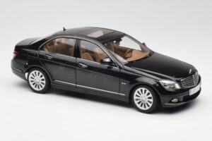 Mercedes C-Class W204 Obsidian ブラック AUTOart 1:18 B66962365 メタル - 画像 6/8