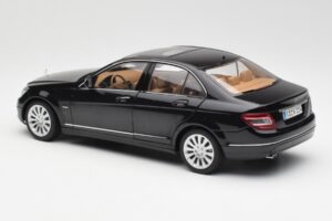 Mercedes C-Class W204 Obsidian ブラック AUTOart 1:18 B66962365 メタル - 画像 7/8