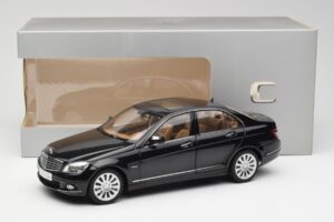 Mercedes C-Class W204 Obsidian ブラック AUTOart 1:18 B66962365 メタル - 画像 8/8