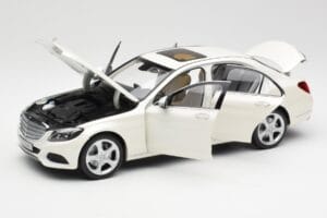 Mercedes C-Class W205 Diamond ホワイト メタリック Norev 1:18 B66960256 メタル - 画像 2/8