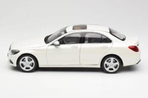 Mercedes C-Class W205 Diamond ホワイト メタリック Norev 1:18 B66960256 メタル - 画像 4/8