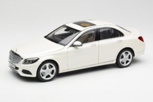 Mercedes C-Class W205 Diamond ホワイト メタリック Norev 1:18 B66960256 メタル