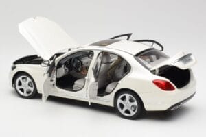 Mercedes C-Class W205 Diamond ホワイト メタリック Norev 1:18 B66960256 メタル - 画像 5/8