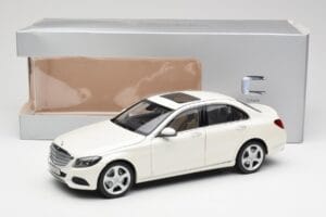 Mercedes C-Class W205 Diamond ホワイト メタリック Norev 1:18 B66960256 メタル - 画像 8/8
