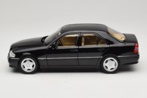 Mercedes C36 AMG W202 Obsidian Black Metallic Norev 1:18 183381 メタル - 画像 4/8