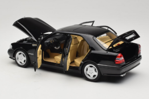 Mercedes C36 AMG W202 Obsidian Black Metallic Norev 1:18 183381 メタル - 画像 5/8