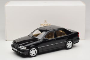 Mercedes C36 AMG W202 Obsidian Black Metallic Norev 1:18 183381 メタル - 画像 8/8