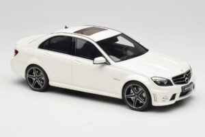 Mercedes C63 AMG W204 Diamond White GT Spirit 1:18 GT928 レジン - 画像 4/6