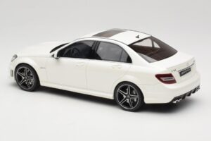 Mercedes C63 AMG W204 Diamond White GT Spirit 1:18 GT928 レジン - 画像 5/6
