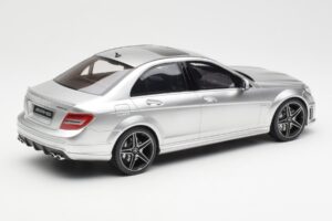 Mercedes C63 AMG W204 シルバー GT Spirit 1:18 GT462 レジン - 画像 2/6