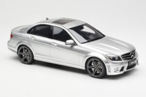 Mercedes C63 AMG W204 シルバー GT Spirit 1:18 GT462 レジン - 画像 4/6