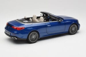Mercedes CLE カブリオレ A236 ブルー Norev 1:18 B66960653 メタル - 画像 4/9
