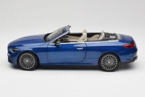 Mercedes CLE カブリオレ A236 ブルー Norev 1:18 B66960653 メタル - 画像 5/9