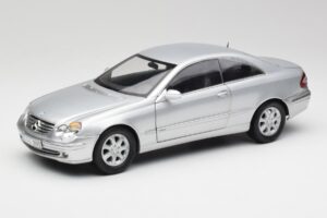 Mercedes CLK 500 C209 シルバー Kyosho 1:18 B66962144 メタル
