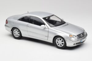 Mercedes CLK 500 C209 シルバー Kyosho 1:18 B66962144 メタル - 画像 6/8