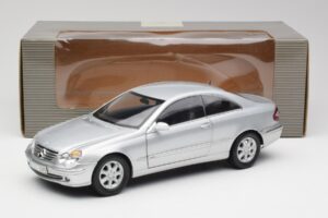Mercedes CLK 500 C209 シルバー Kyosho 1:18 B66962144 メタル - 画像 8/8
