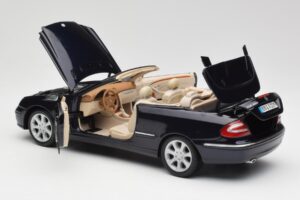 Mercedes CLK 500 W209 カブリオレ ダークブルーメタリック Kyosho 1:18 B66962174 メタル - 画像 6/9