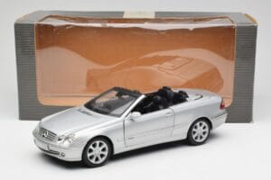 Mercedes CLK 500 カブリオレ Elegance A209 シルバー Kyosho 1:18 B66962172 メタル - 画像 8/8