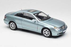 Mercedes CLK 500 W209 ライトブルーメタリック Kyosho 1:18 B66962192 メタル - 画像 6/8