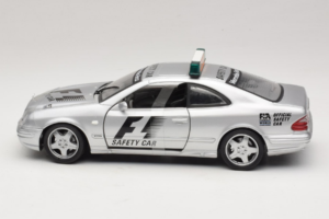 Mercedes AMG CLK 55 F1 Safety Car Maisto 1:18 B66005234 メタル - 画像 3/6