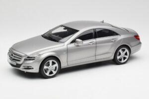 Mercedes CLS C218 Designo Alubeam Titanium Norev 1:18 B66961298 メタル