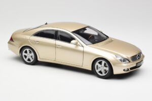 Mercedes CLS C219 ライトベージュゴールド Kyosho 1:18 08401LBE メタル - 画像 6/8