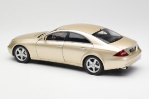 Mercedes CLS C219 ライトベージュゴールド Kyosho 1:18 08401LBE メタル - 画像 7/8