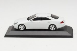 Mercedes CLS-Class C219 Linea ホワイト Minichamps 1:43 436034300 メタル