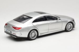 Mercedes CLS C257 シルバー Norev 1:18 183489 メタル - 画像 3/8