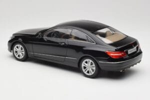 Mercedes E-Class Coupe C207 Obsidian Black Metallic Norev 1:18 B66962418 メタル - 画像 7/8