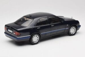 Mercedes E-Class W210 E320 ブラック Sun Star 1:18 1151 メタル - 画像 3/8