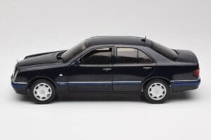 Mercedes E-Class W210 E320 ブラック Sun Star 1:18 1151 メタル - 画像 4/8