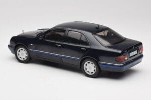 Mercedes E-Class W210 E320 ブラック Sun Star 1:18 1151 メタル - 画像 7/8