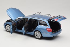 Mercedes E-Class W212 Estate Indigolith Metallic Blue Minichamps 1:18 B66962449 メタル - 画像 5/8