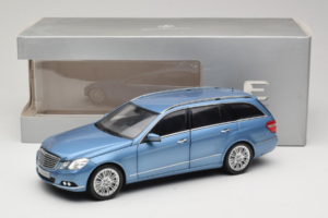 Mercedes E-Class W212 Estate Indigolith Metallic Blue Minichamps 1:18 B66962449 メタル - 画像 8/8