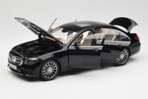 Mercedes E-Class W213 Obsidian ブラック iScale 1:18 B66960380 メタル - 画像 2/8