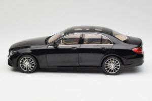 Mercedes E-Class W213 Obsidian ブラック iScale 1:18 B66960380 メタル - 画像 4/8