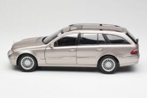 Mercedes E320 CDI W210 エステート Cubanite シルバー Kyosho 1:18 B66962188 メタル - 画像 4/8