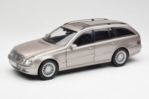 Mercedes E320 CDI W210 エステート Cubanite シルバー Kyosho 1:18 B66962188 メタル