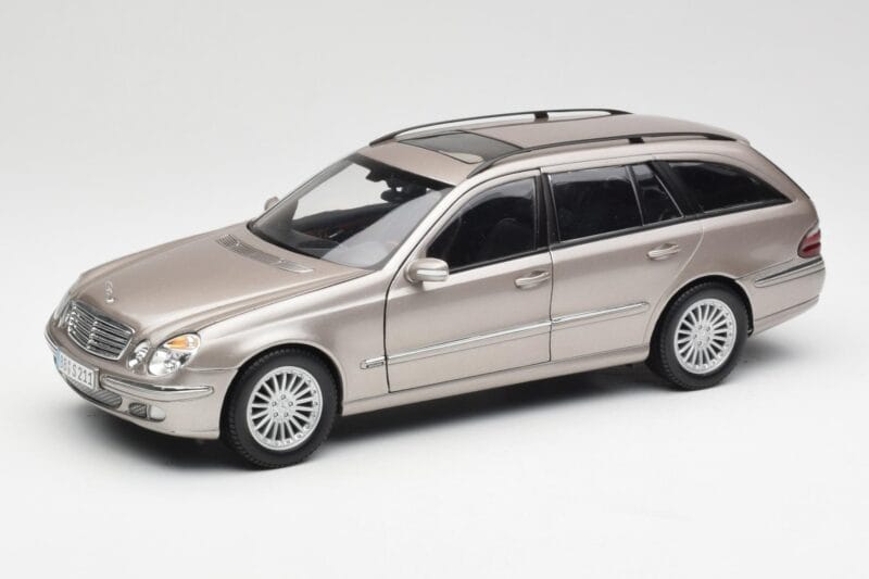 Mercedes E320 CDI W210 エステート Cubanite シルバー Kyosho 1:18 B66962188 メタル
