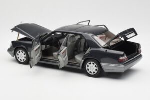 Mercedes E320 W124 ノーティクブルー メタリック Dealer Edition AUTOart 1:18 B66040508 メタル - 画像 5/8