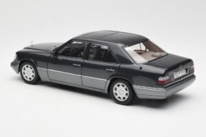 Mercedes E320 W124 ノーティクブルー メタリック Dealer Edition AUTOart 1:18 B66040508 メタル - 画像 7/8