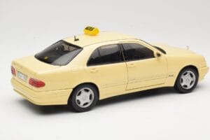 Mercedes E320 W210 タクシー Sun Star 1:18 1160 メタル - 画像 3/8