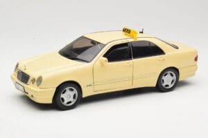 Mercedes E320 W210 タクシー Sun Star 1:18 1160 メタル