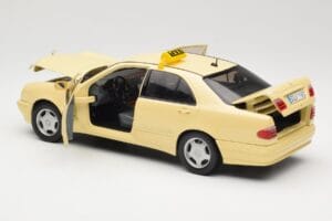 Mercedes E320 W210 タクシー Sun Star 1:18 1160 メタル - 画像 5/8