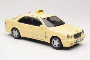 Mercedes E320 W210 タクシー Sun Star 1:18 1160 メタル - 画像 6/8