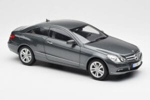 Mercedes E500 C207 クーペ テノリックグレー Norev 1:18 183540 メタル - 画像 6/8