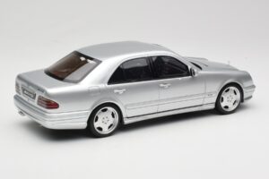 Mercedes E55 AMG W210 Brilliant Silver Otto 1:18 OT459 レジン - 画像 2/6