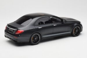 Mercedes AMG E63 S W213 Edition 1 ナイトブラック GT Spirit 1:18 B66963111 レジン - 画像 2/6